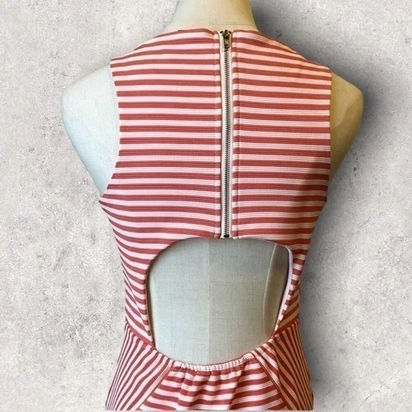 Trixxi dress - Picture 6 of 10